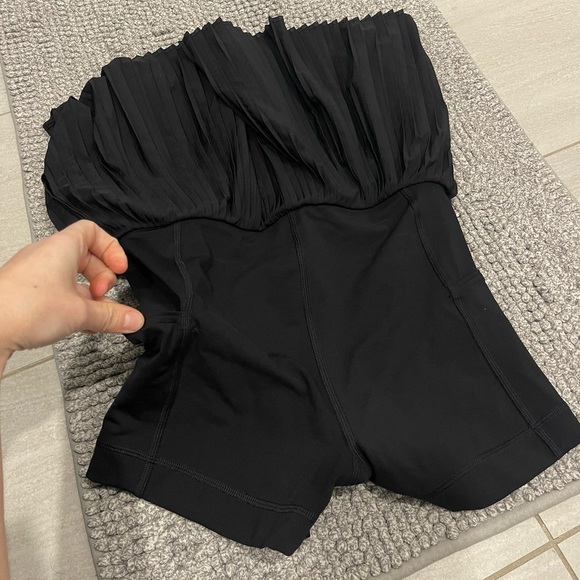 Lululemon Varsity High-Rise Pleated Tennis Skirt With Shorts Skort Black size 4 - Picture 12 of 13